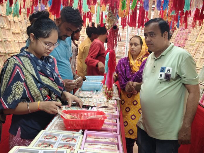 25d8b118-ae18-47f8-a1d4-a48fd55608e7