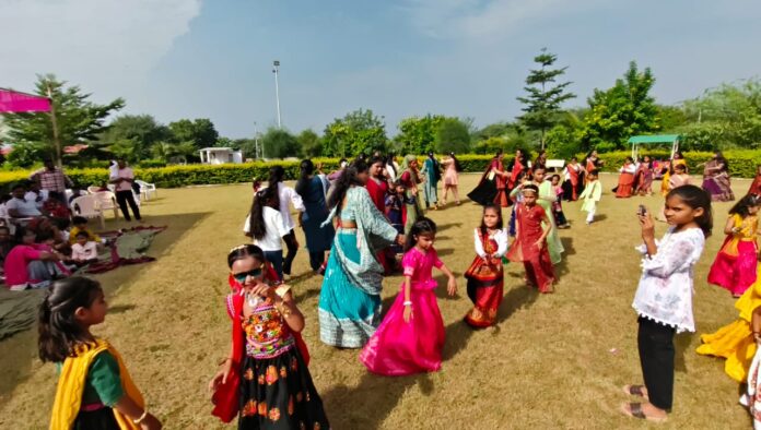 eebf85d6-b84b-4acc-868b-9b716fe2dbb9