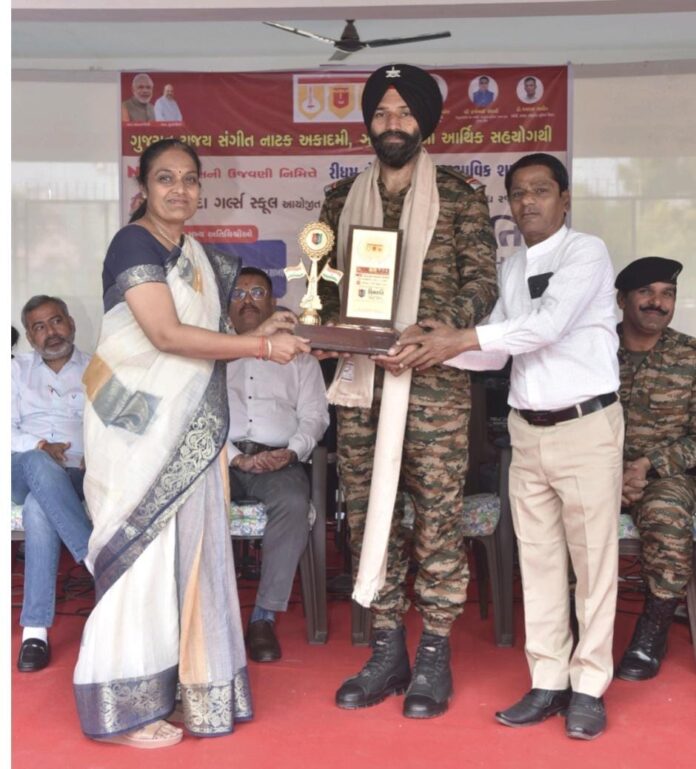 5d782d9b-7840-4a74-b2b3-d0a89e8d394d