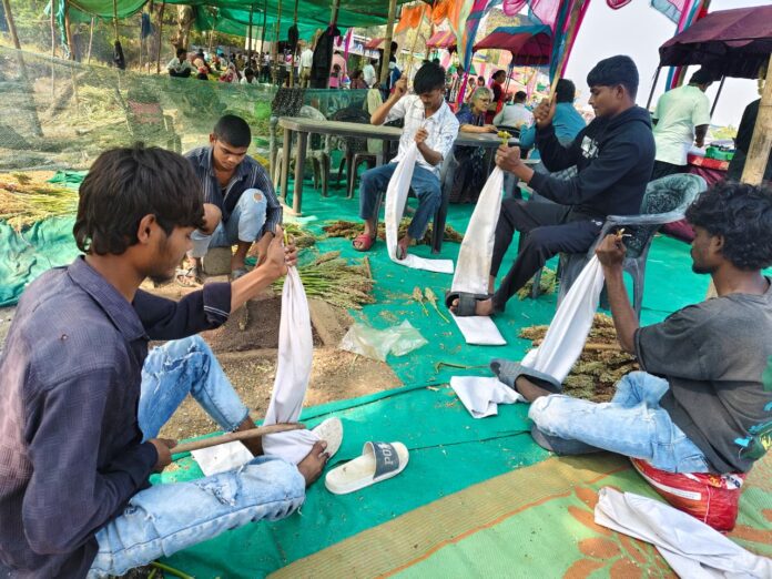 b1f7b9b7-b7b8-4347-855c-7d4a4301ba5a